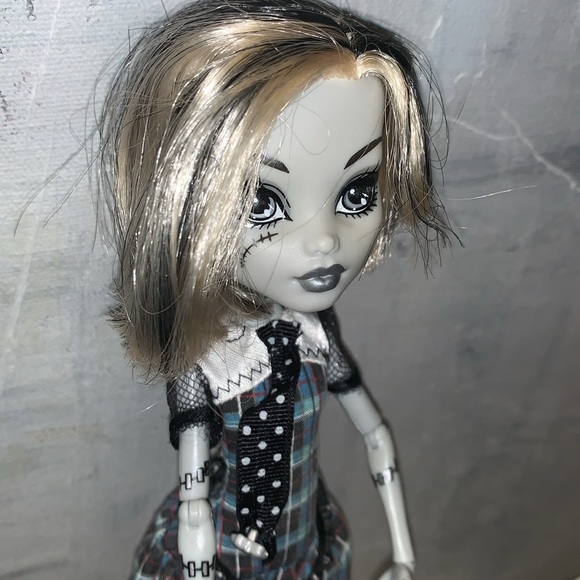 Rare Monster High Frankie Stien G1 2010 with makeover - Picture 13 of 13